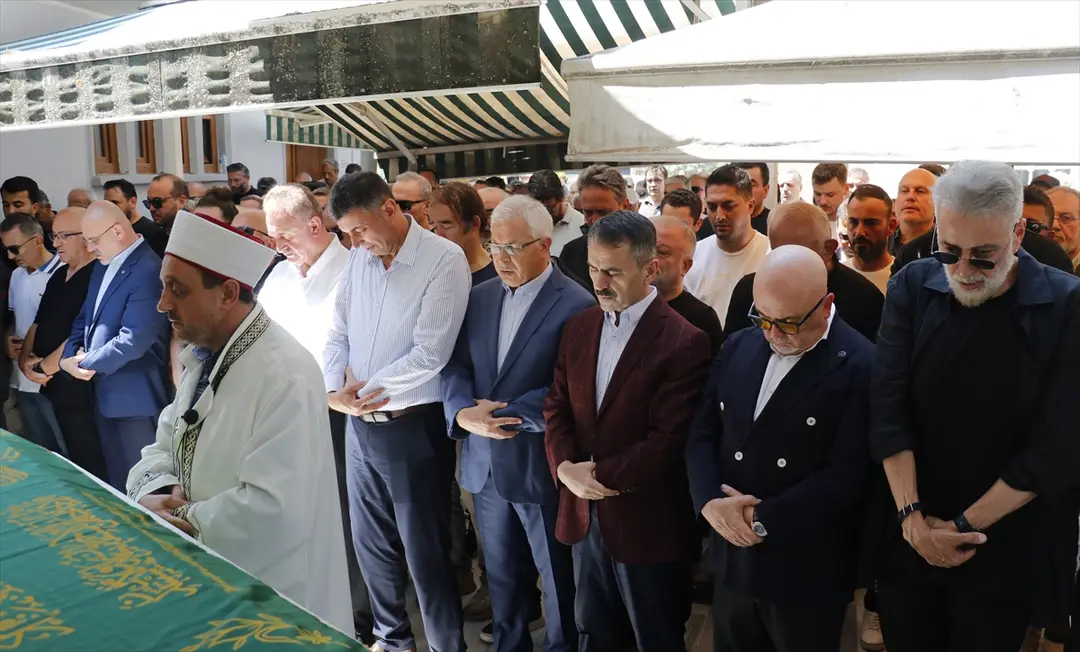 Sinema Genel Müdürü Birol Güven'in annesi Kocaeli'de defnedildi