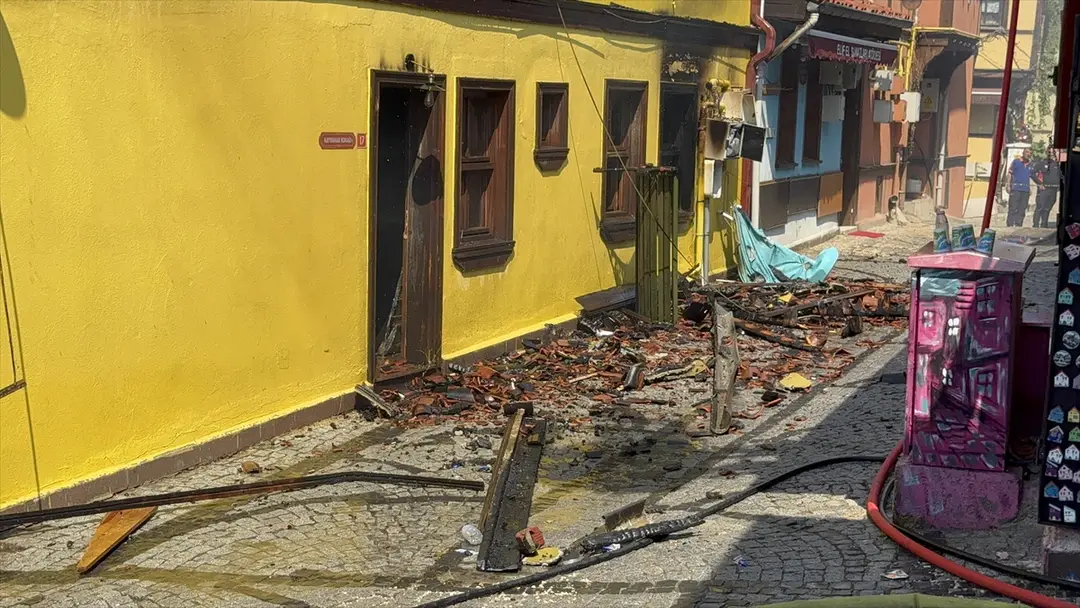 Odunpazarı Evleri'nde yangın: 7 kişi dumandan etkilendi
