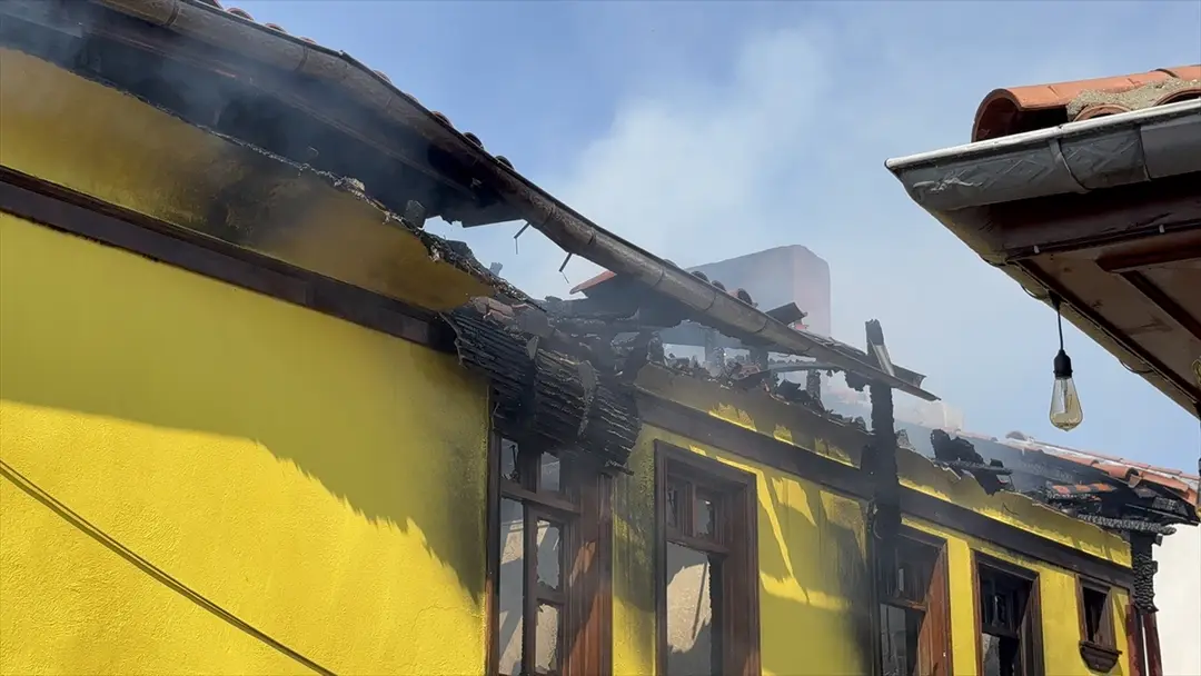 Odunpazarı Evleri'nde yangın: 7 kişi dumandan etkilendi