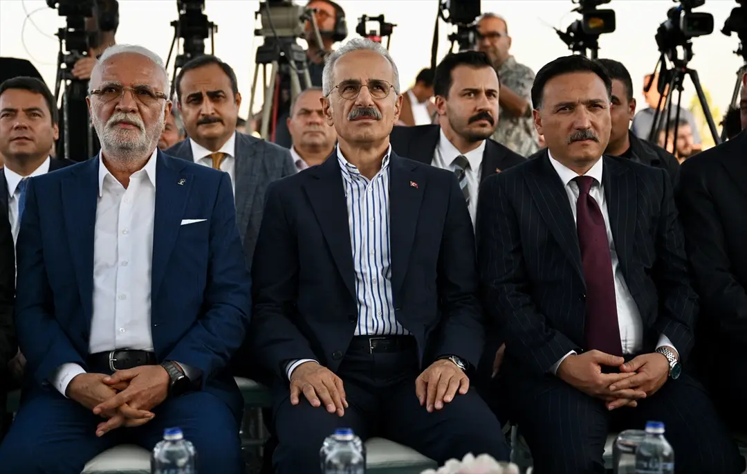 Bakan Uraloğlu: Ankara-Kayseri hızlı tren 1 saat 45 dakika
