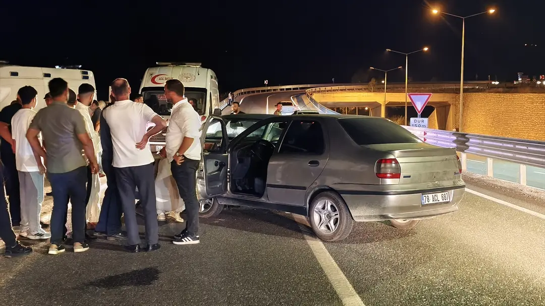 Karabük'te iki ayrı trafik kazası: 10 kişi yaralandı
