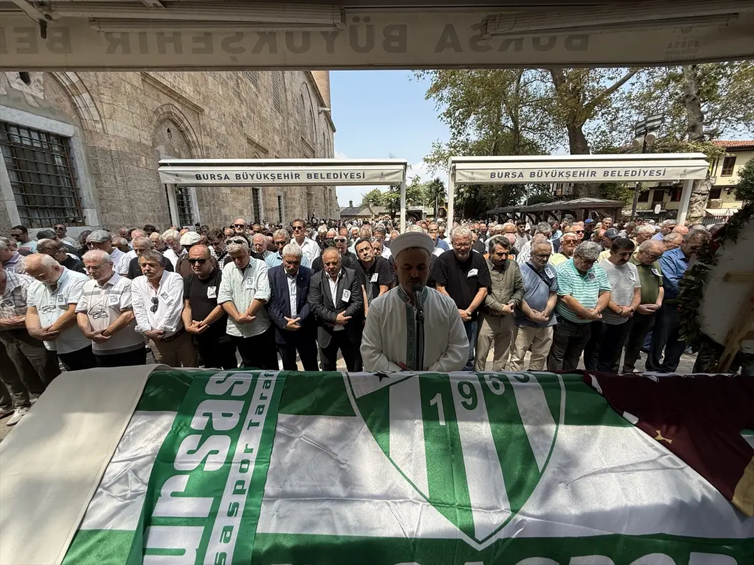 Haluk Erdem: Eski Milli Futbolcu Bursa'da Son Yolculuğuna Uğurlandı