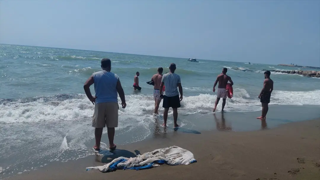 Hatay'da denize giren çocuk boğuldu
