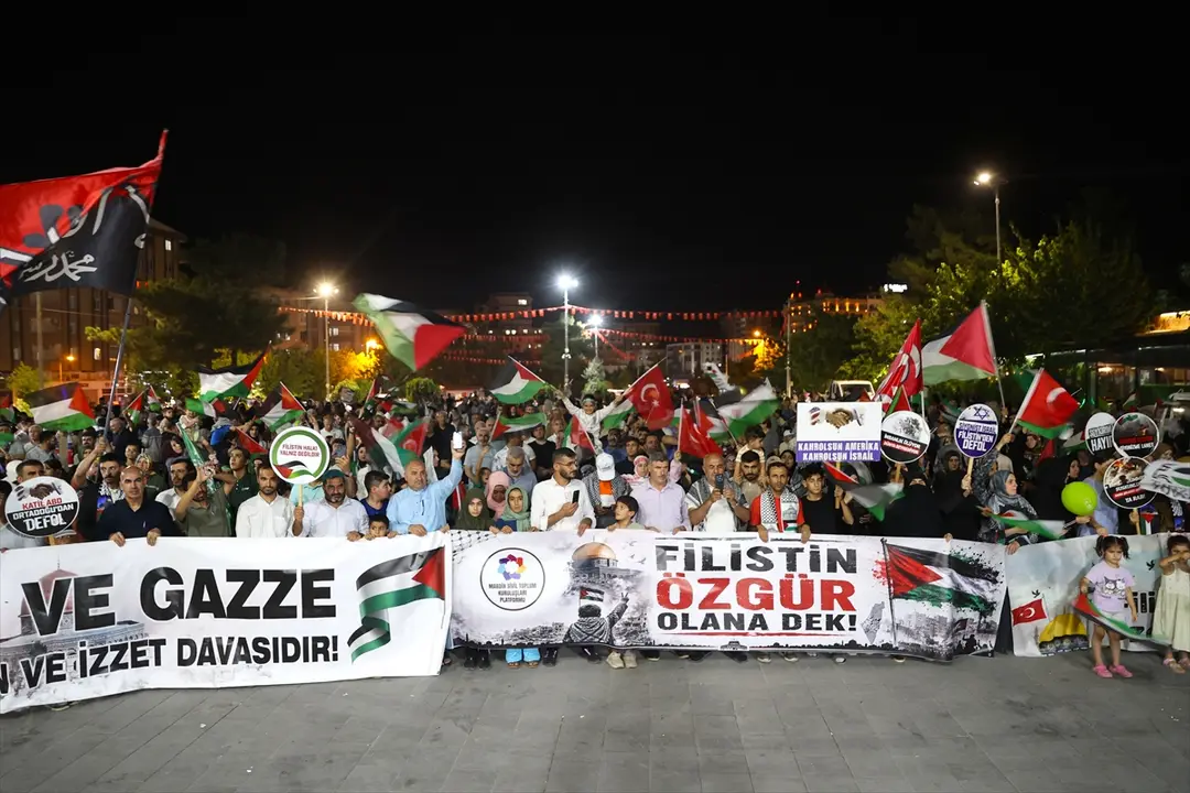 Filistin Konvoyu aktivistleri Mardin'de miting düzenledi