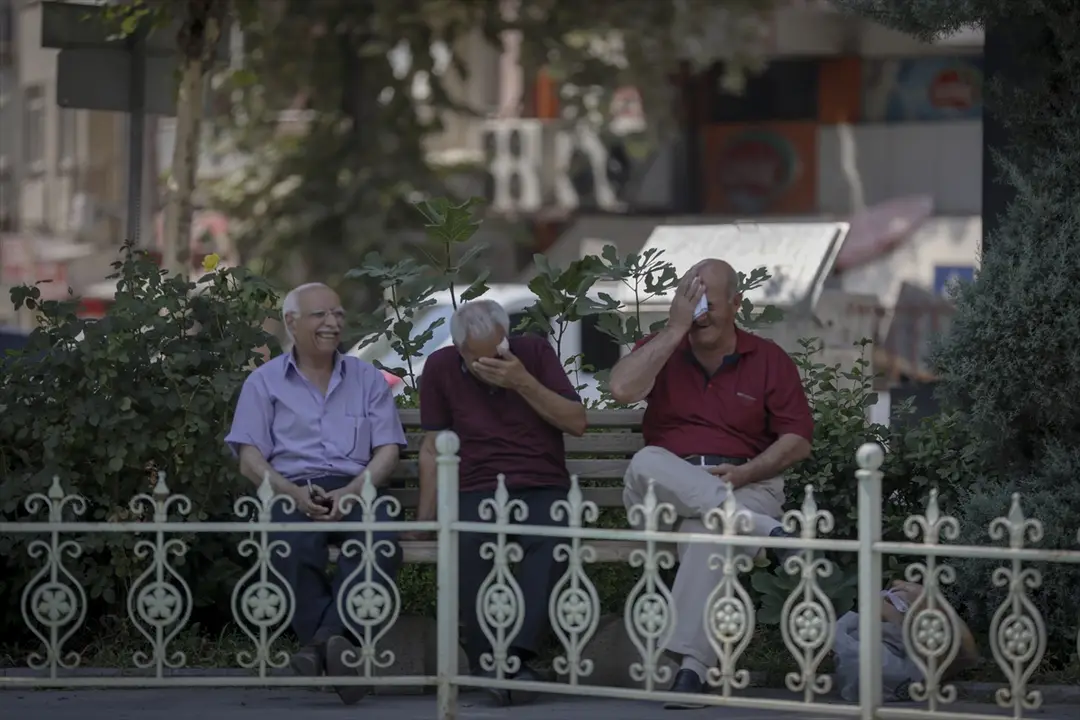 Güneydoğu ve Doğu Akdeniz'de sıcak hava yaşamı olumsuz etkiliyor