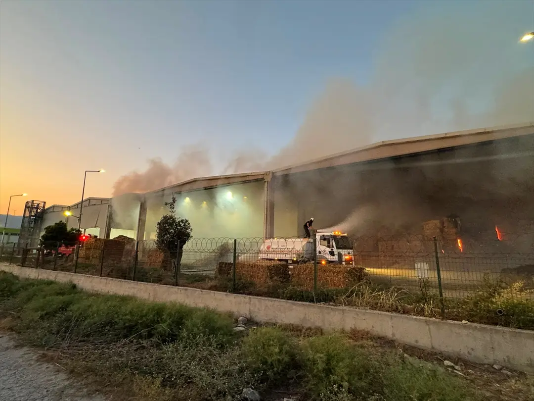 Aydın Söke'de fabrika yangını söndürüldü: Hasar oluştu
