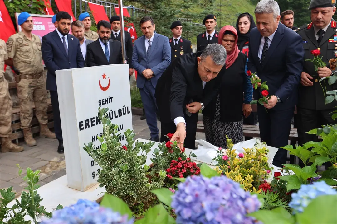 Şehit Eren Bülbül 9. yılında anıldı: Anne Ayşe Bülbül konuştu