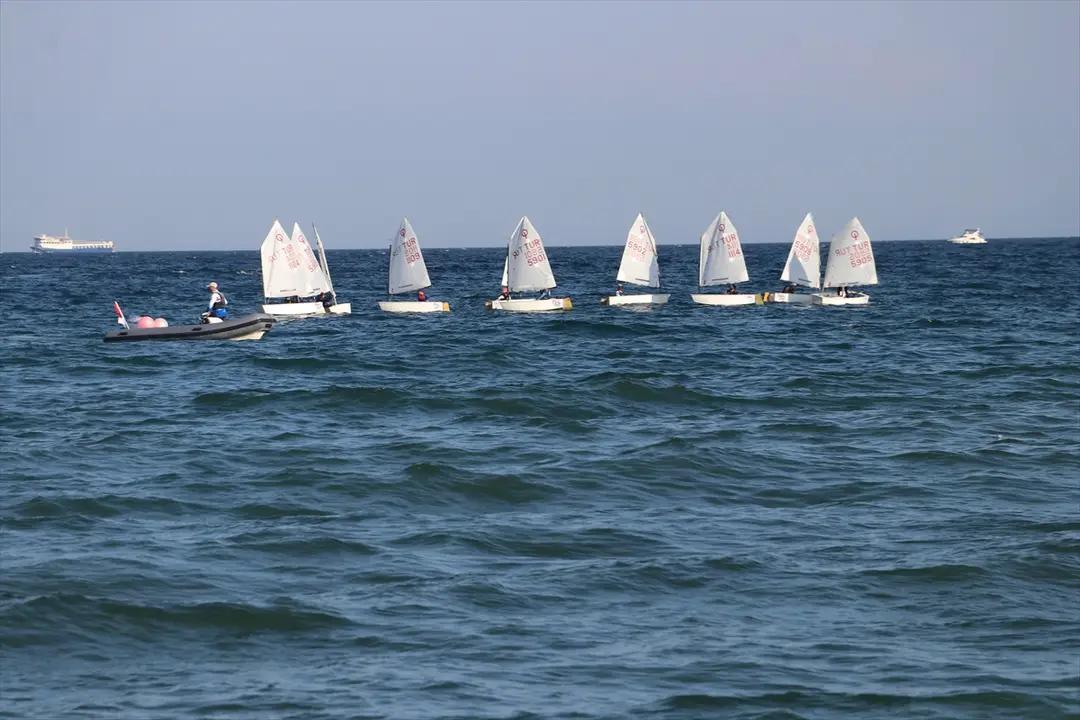 Yelken, römorkör ve paramotor gösterileri ilgi gördü