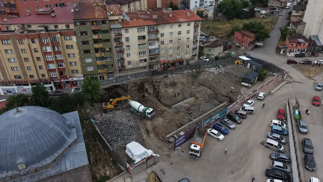 Ahi Toman Baba'nın kümbeti gün yüzüne çıkarılıyor