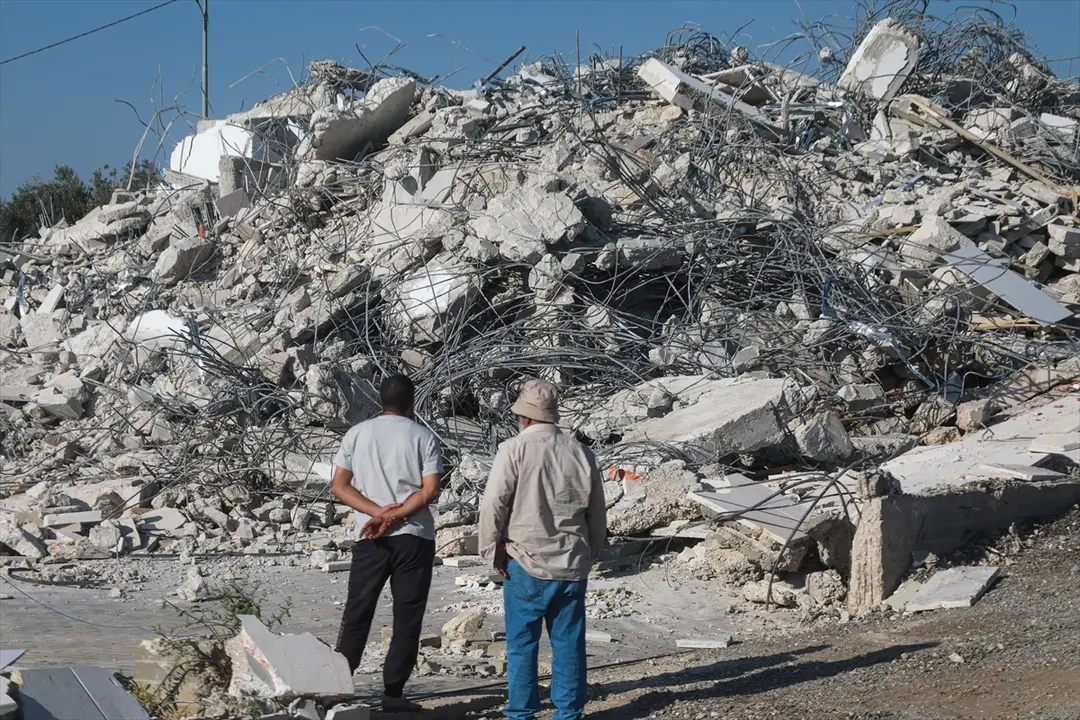 İsrail ordusu Beytüllahim'de Filistinlilere ait üç katlı binayı yıktı