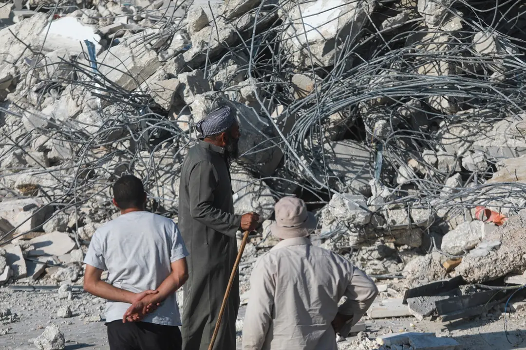 İsrail ordusu Beytüllahim'de Filistinlilere ait üç katlı binayı yıktı