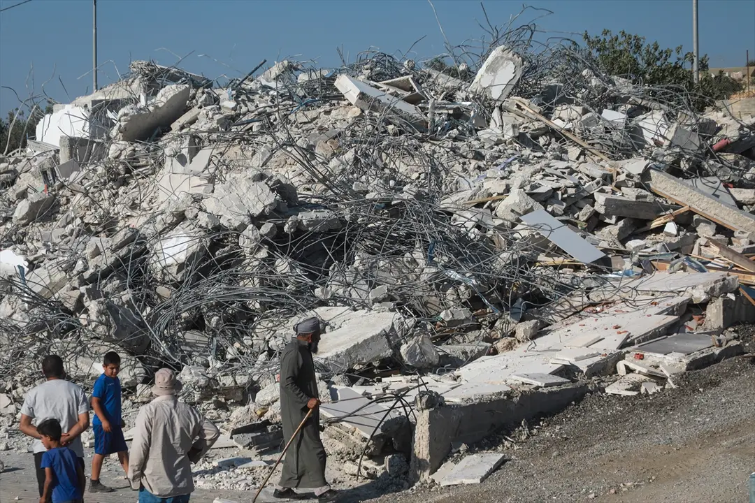 İsrail ordusu Beytüllahim'de Filistinlilere ait üç katlı binayı yıktı