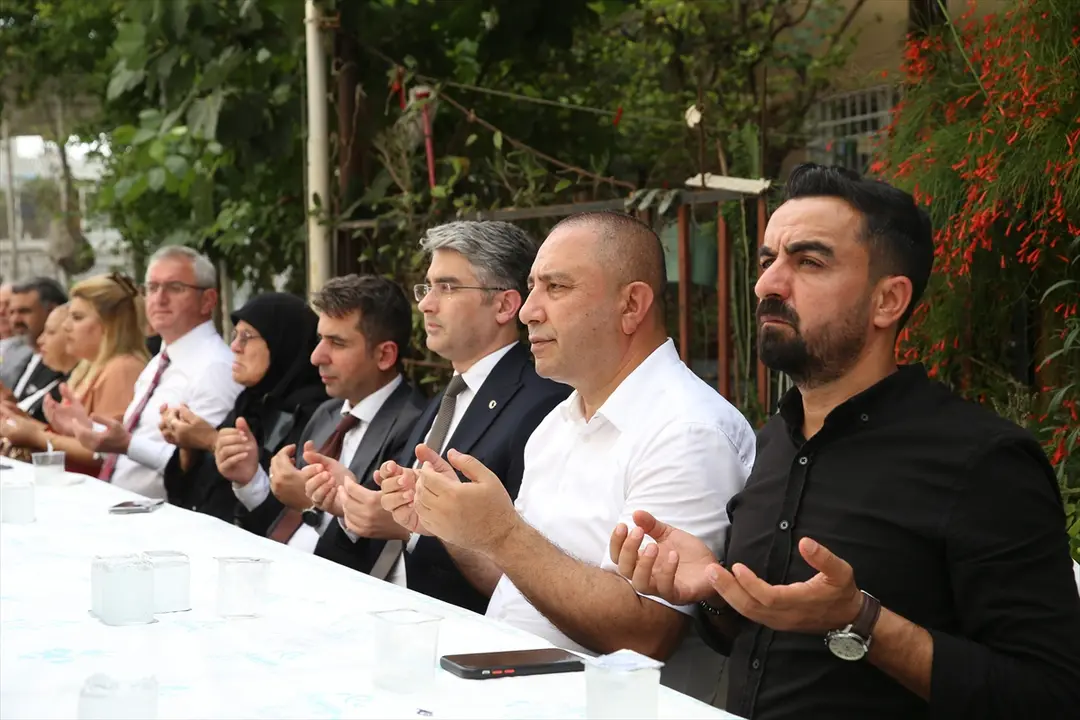 Şehit Ferhat Gedik: Hatay'daki kabri başında anıldı
