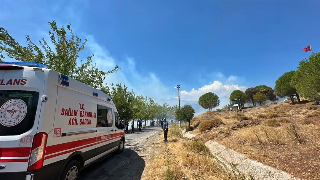 GÜNCELLEME - Balıkesir'in Edremit ilçesinde arazide başlayıp ormana sıçrayan yangına müdahale ediliyor