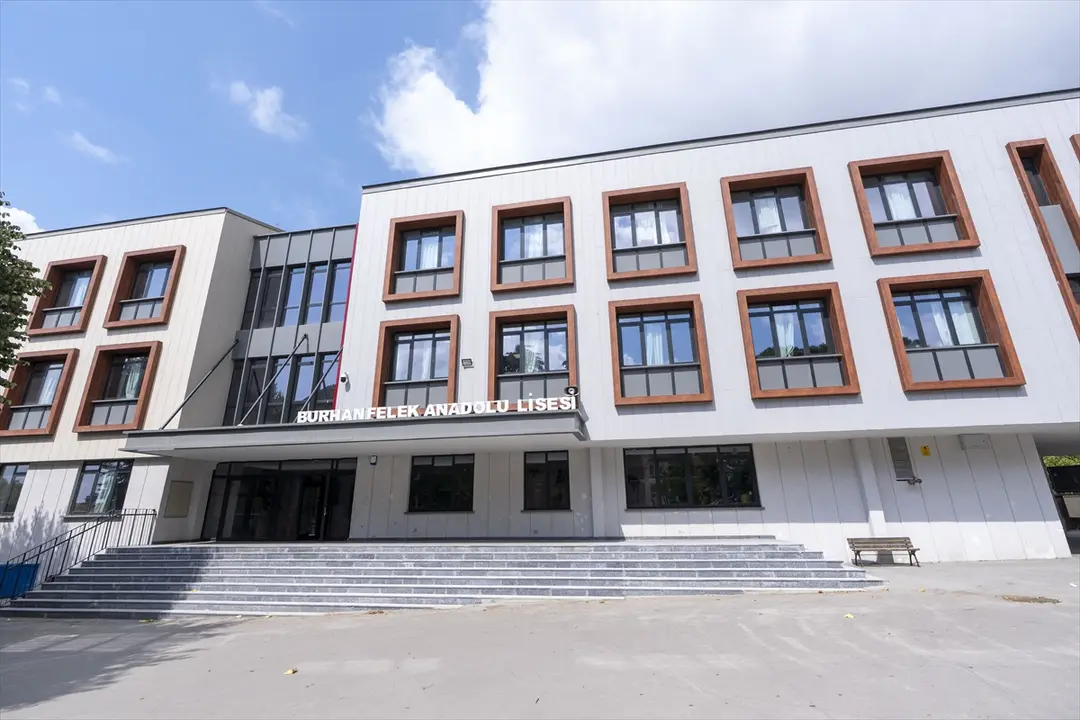 Burhan Felek Lisesi: 179 yıllık eğitim çınarı dijitalleşiyor