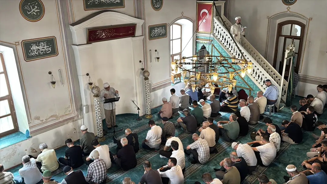Kırklareli'nde cuma hutbesi işaret diline çevrildi