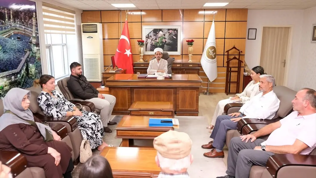 Jennifer Javad: Wählt den Islam in Kırşehir, wird zu Nisa