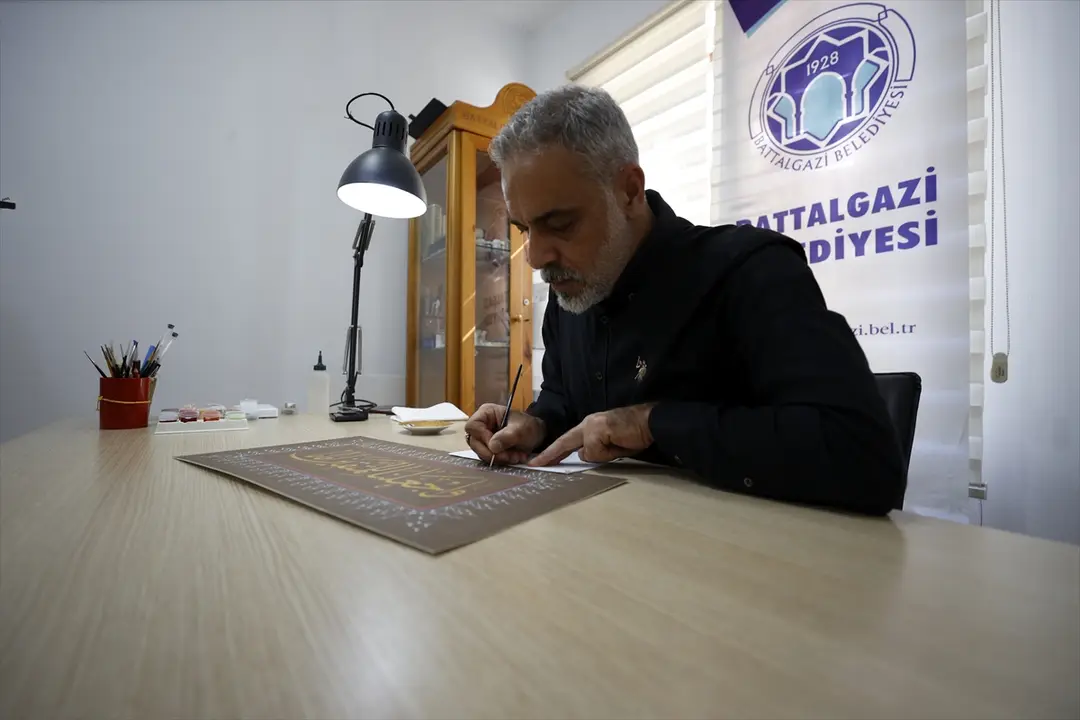 Mustafa Türker: Tezhip sanatıyla çeyrek asırdır motif nakşediyor