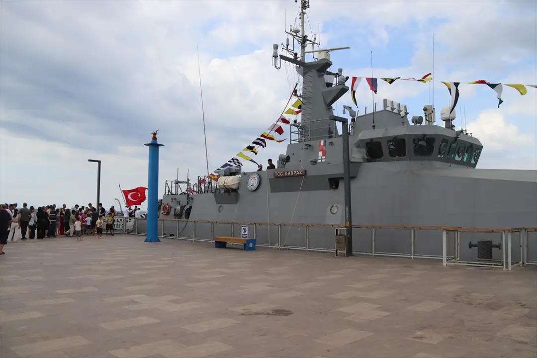 Deniz Kuvvetleri Günü: TCG Karpaz İskenderun'da halkla buluştu