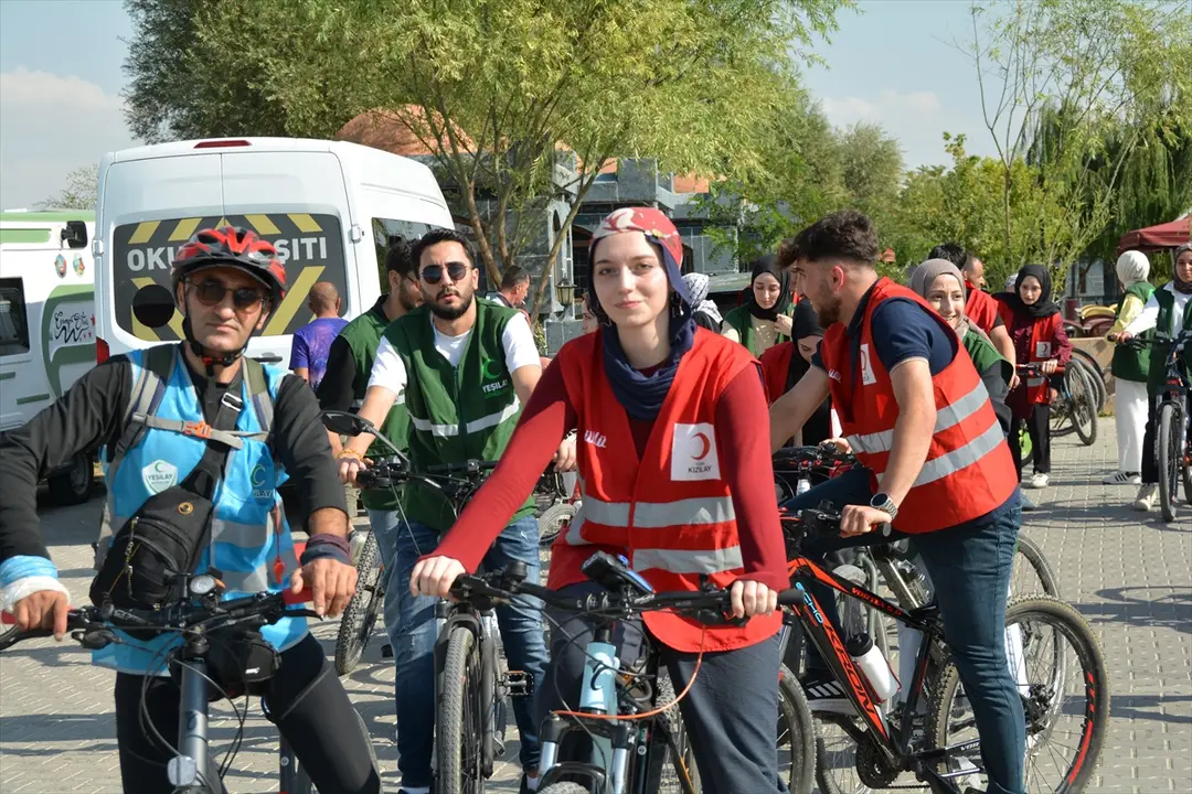 Yeşilay: Bitlis'ten Muş'a bağımlılıkla mücadele için pedal çevrildi
