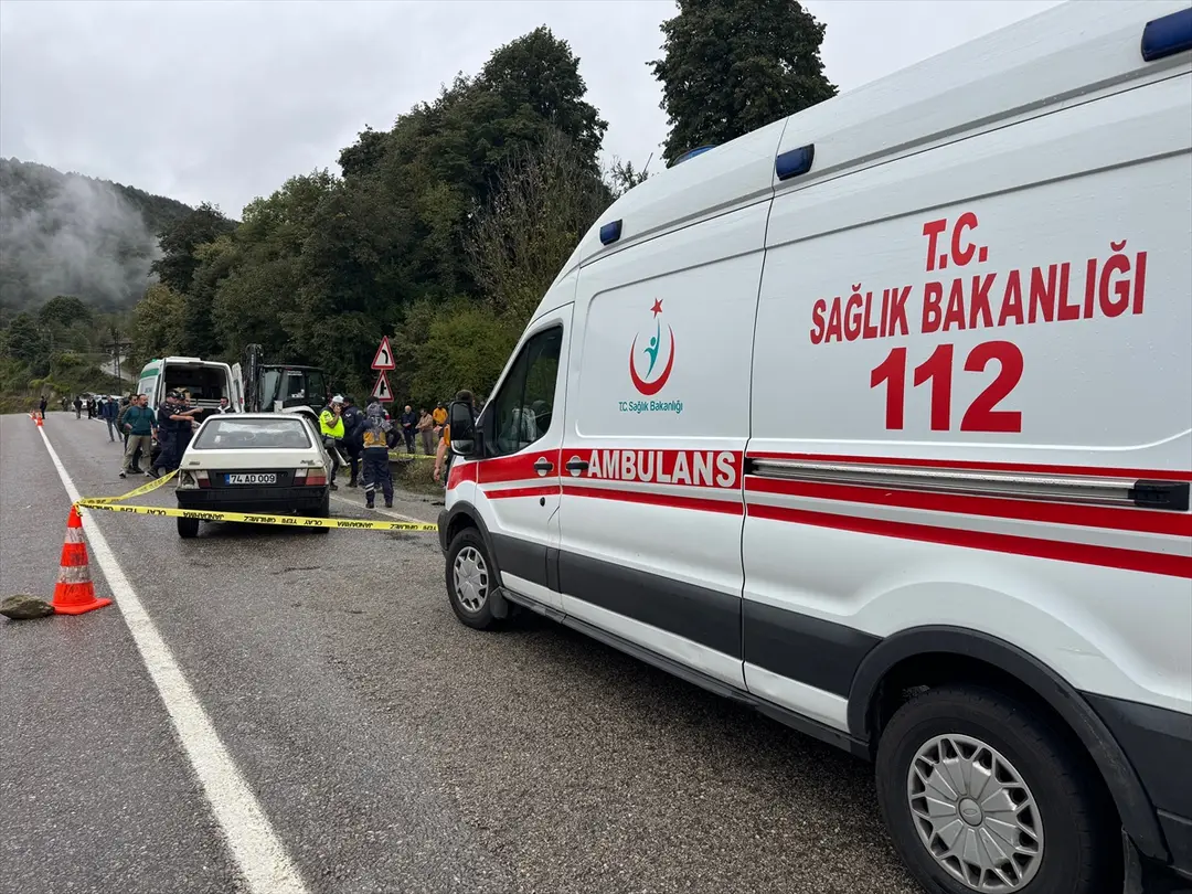 Bartın Ulus'ta Kaza: Cenazeden Dönen Aileden 1 Ölü, 6 Yaralı