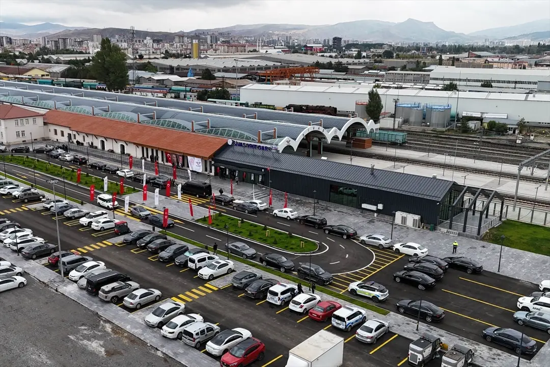 Sivas YHT Gar Binası Açıldı: Tarihi Lojistik Ambar Restore Edildi