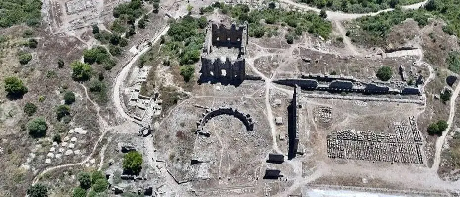 Aspendos'un Yaklaşık 2 Bin Yıllık Ana Caddesi Yeniden Gün Yüzüne Çıkarıldı
