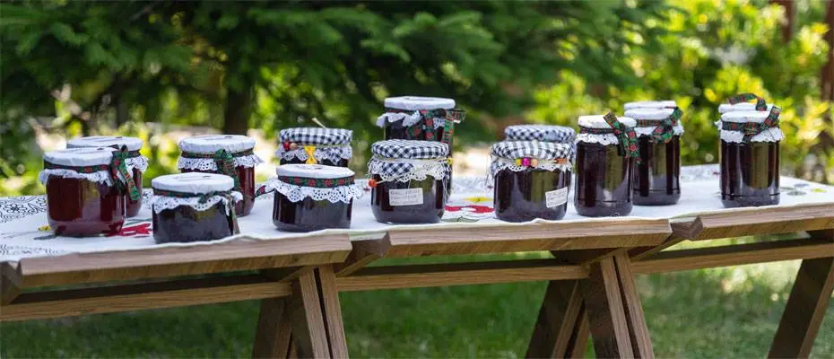 Bornova'da Reçel Festivali hazırlıkları kadın üreticilerle başladı