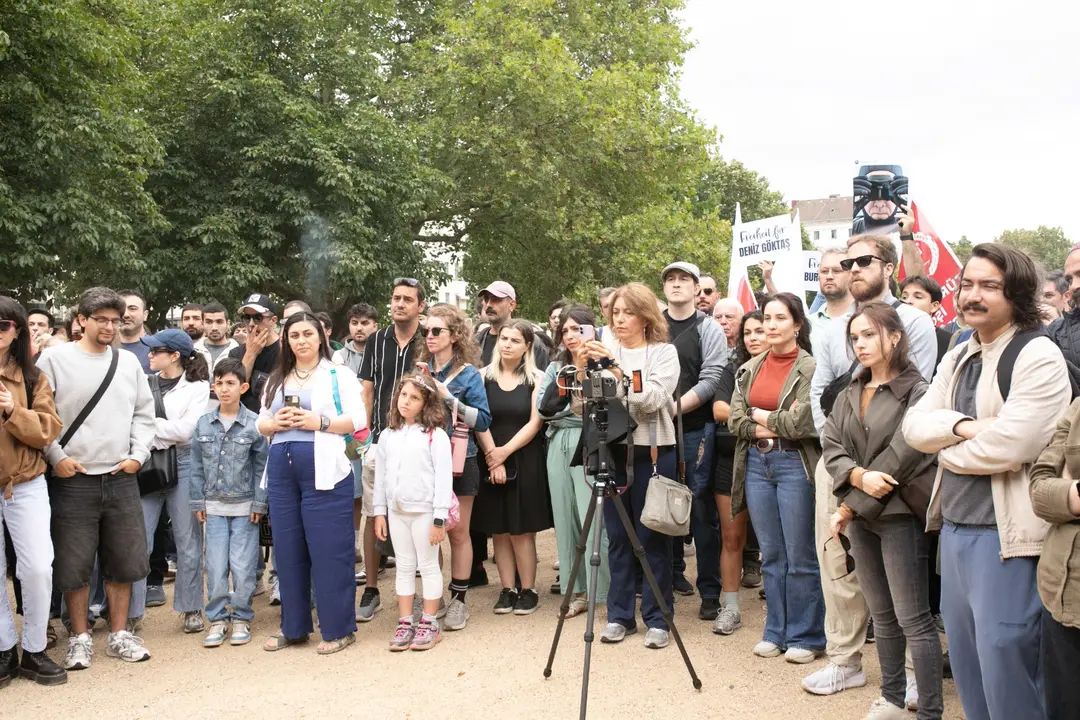 Support for Deniz Göktaş in Berlin: Hundreds Gather