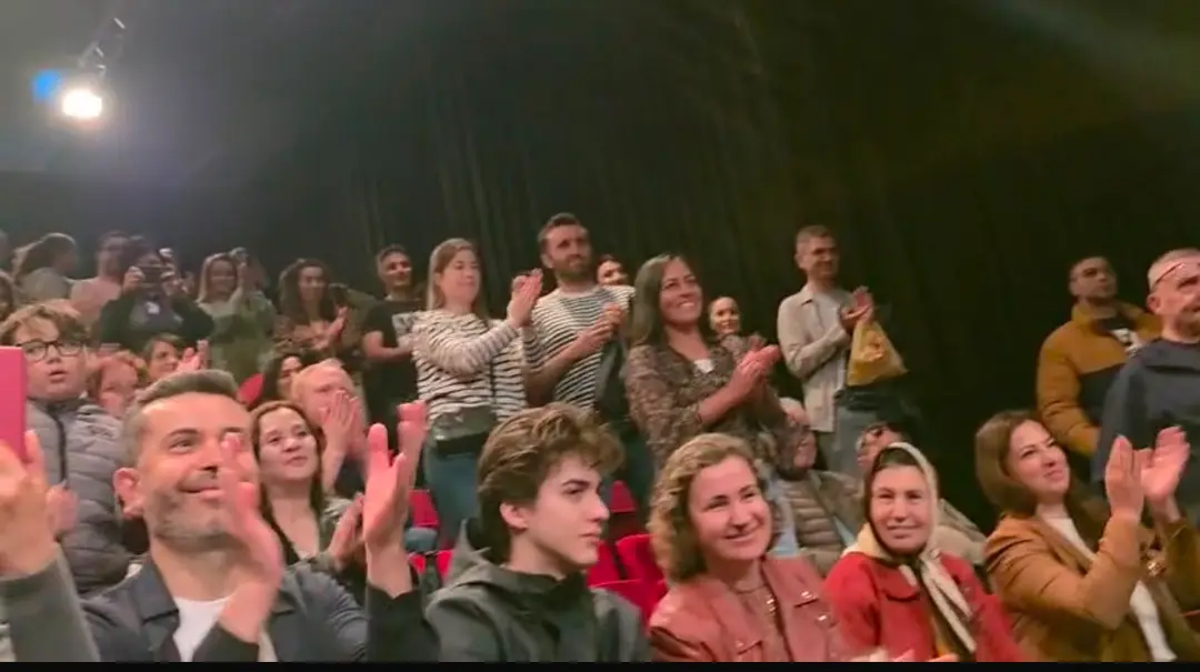 Binfikir Theater: Saisonfinale mit Mehmet Avcu
