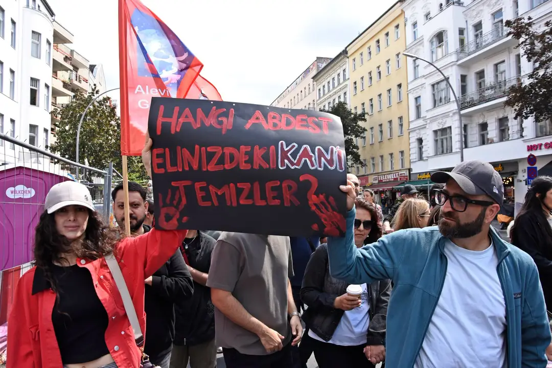 Berlin: Madımak-Massaker gedacht, Gerechtigkeit gefordert