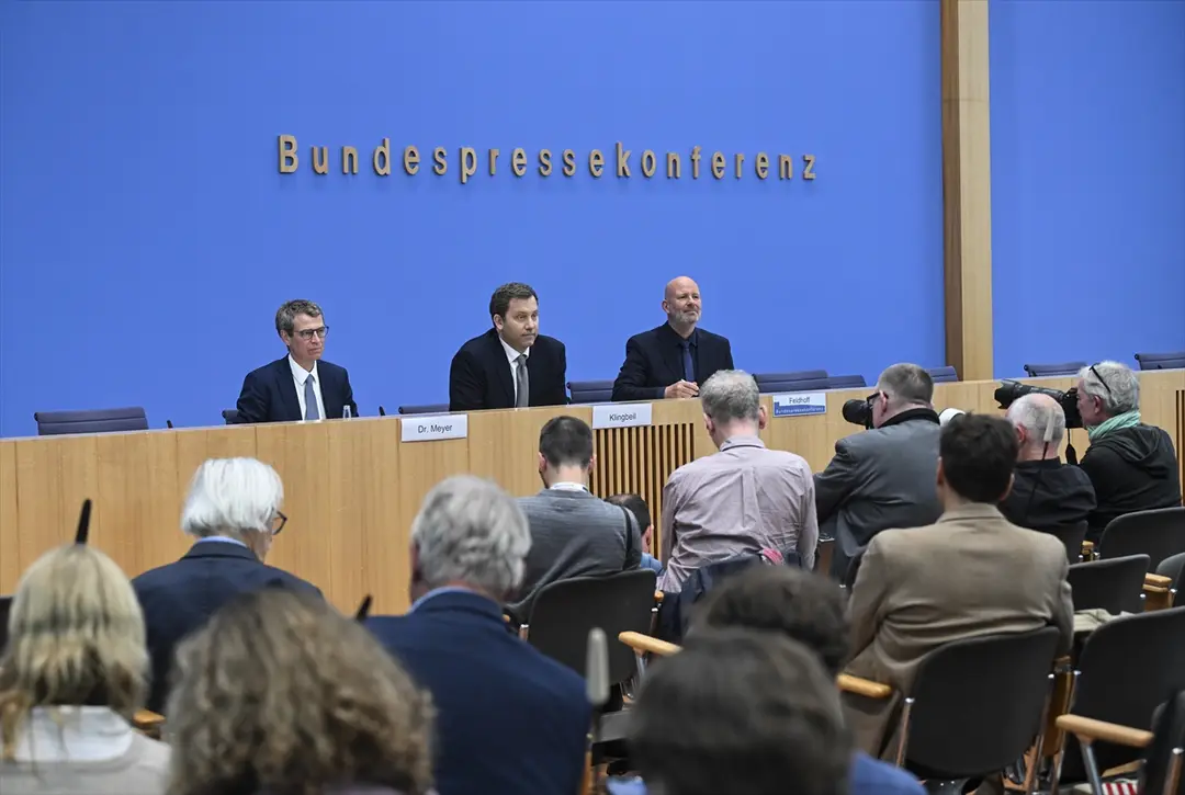 Germany's 2027 Budget: 203 Billion Euros in New Debt