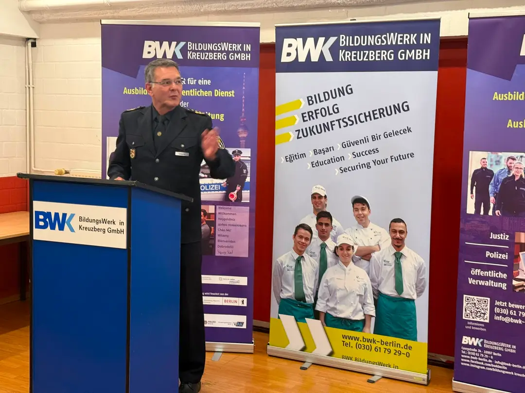 Young People Preparing for Public Service Receive Certificates in Berlin