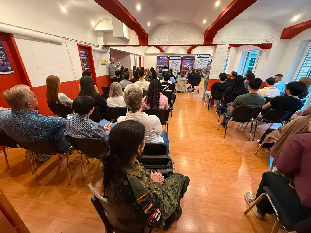 Young People Preparing for Public Service Receive Certificates in Berlin