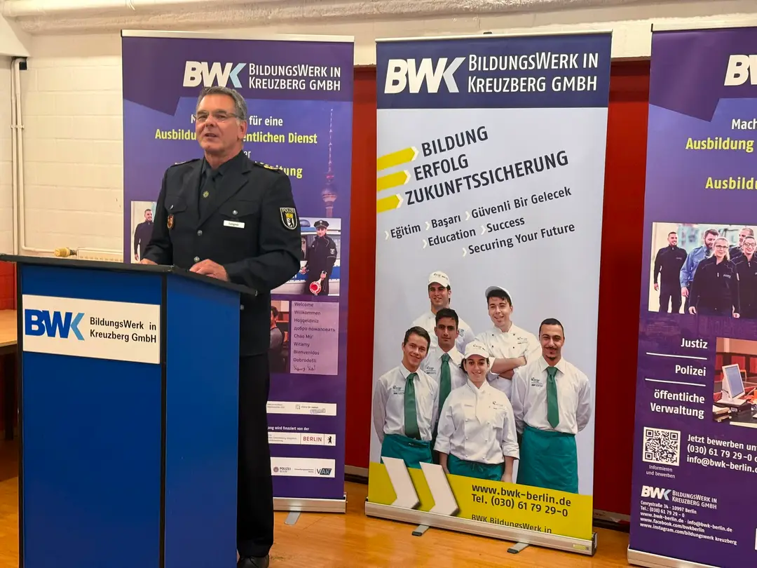 Young People Preparing for Public Service Receive Certificates in Berlin
