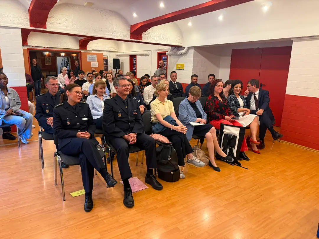Young People Preparing for Public Service Receive Certificates in Berlin