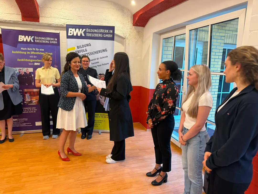 Young People Preparing for Public Service Receive Certificates in Berlin