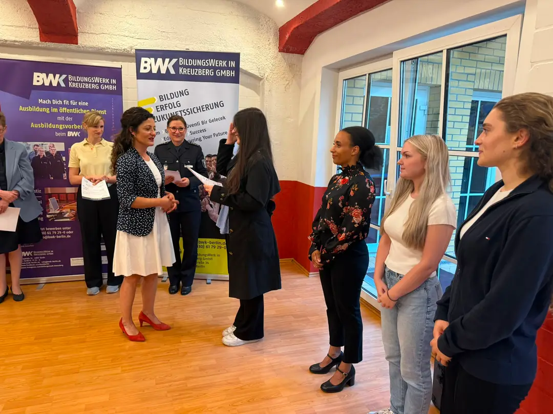 Young People Preparing for Public Service Receive Certificates in Berlin