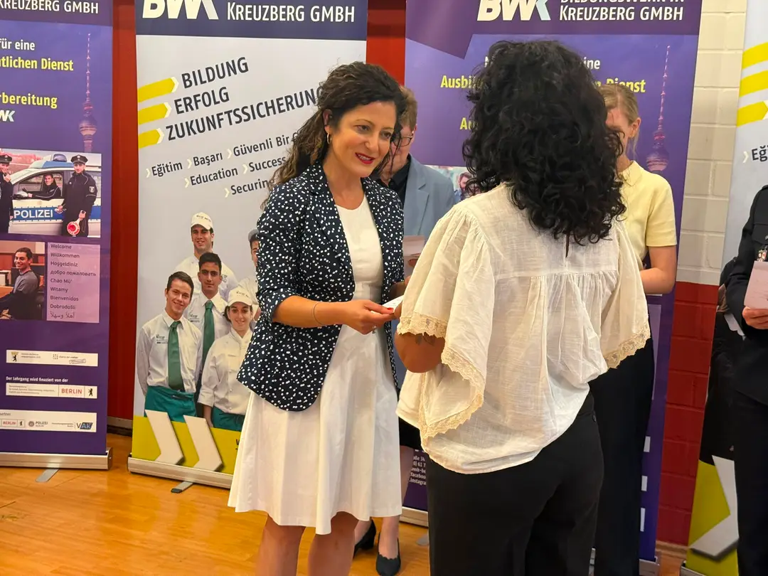 Young People Preparing for Public Service Receive Certificates in Berlin
