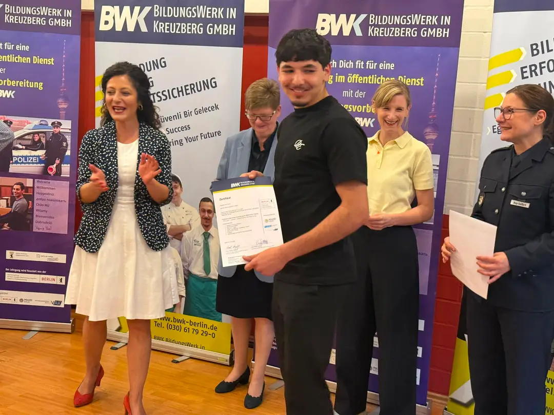 Young People Preparing for Public Service Receive Certificates in Berlin