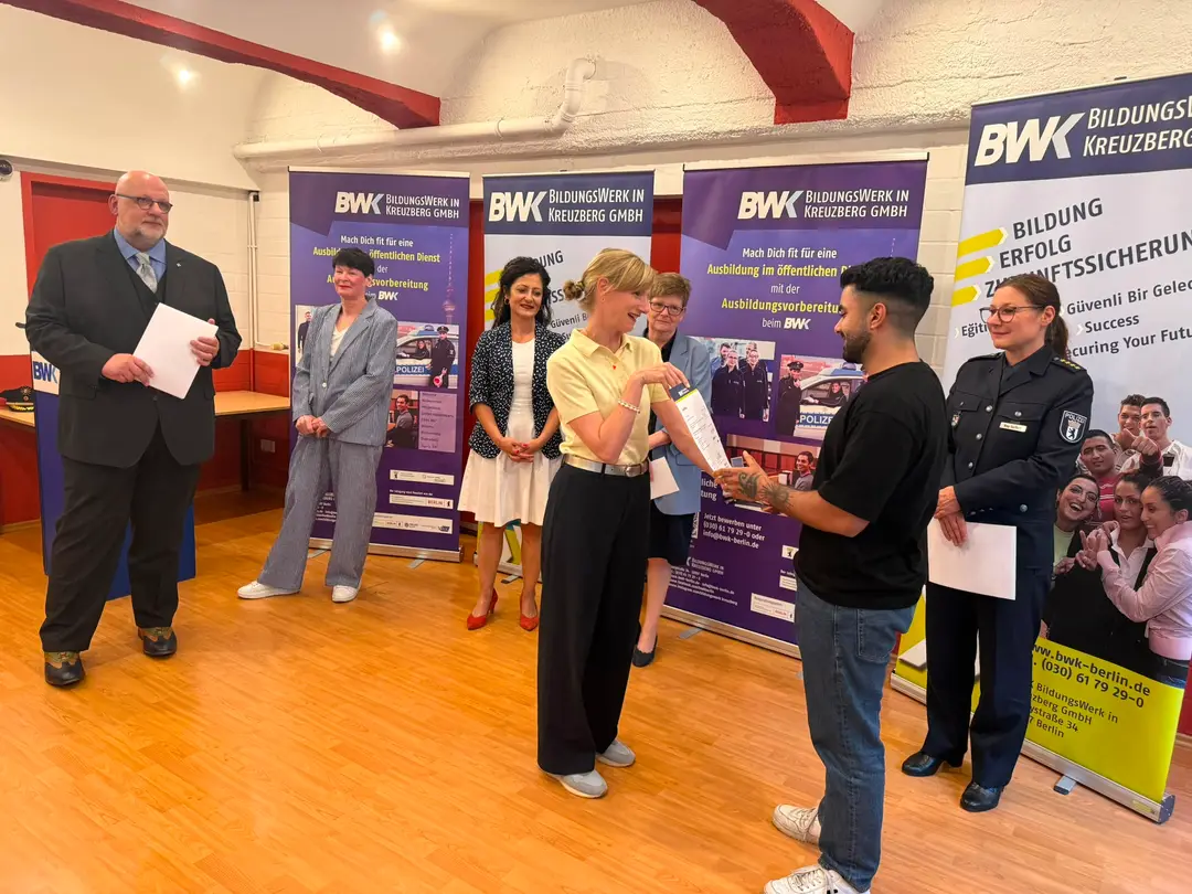 Young People Preparing for Public Service Receive Certificates in Berlin