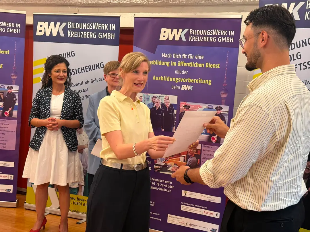 Young People Preparing for Public Service Receive Certificates in Berlin