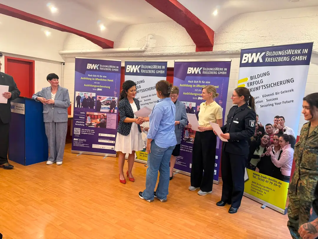 Young People Preparing for Public Service Receive Certificates in Berlin