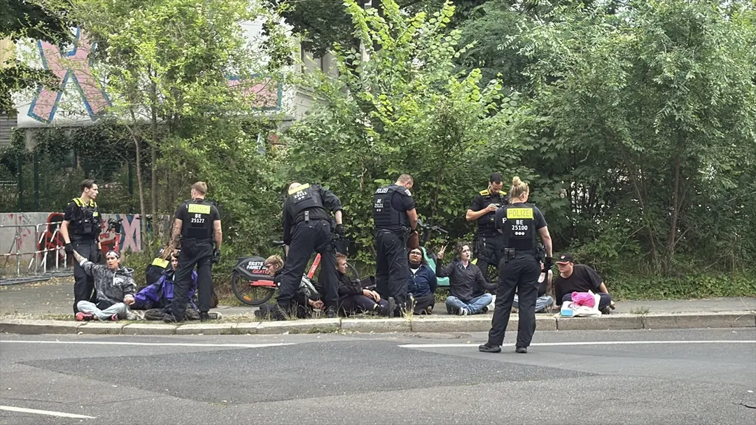 Polizeieinsatz bei Rheinmetall-Protest in Berlin