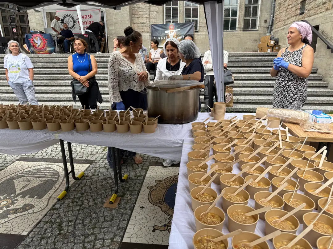 Sivaslı Canlar Berlin: Einheitsbotschaft beim Aşure-Mahl