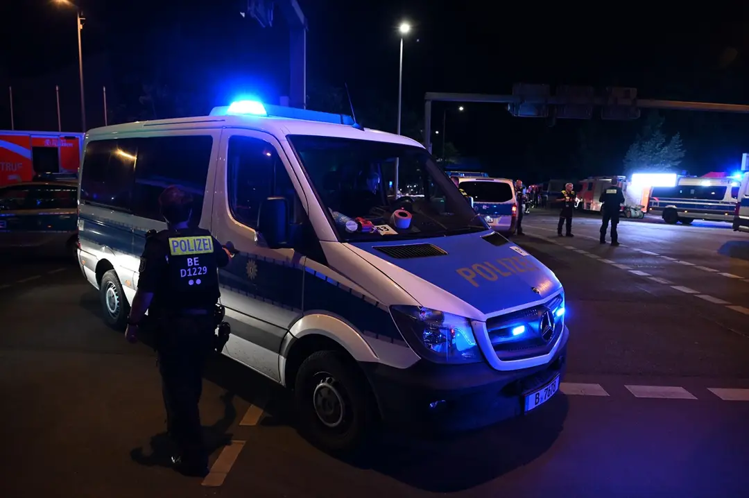 Berliner Polizei fahndet nach Abdul B. wegen Fahrzeugangriffs