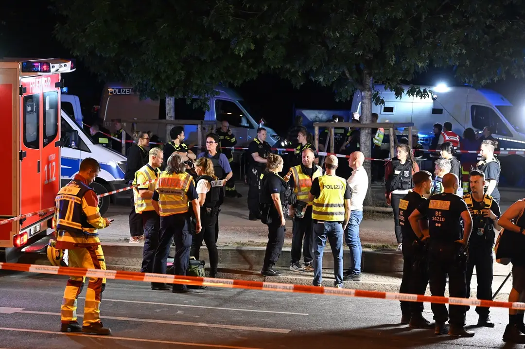Berliner Polizei fahndet nach Abdul B. wegen Fahrzeugangriffs