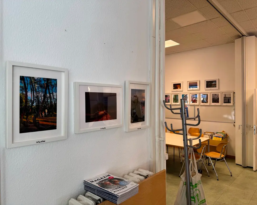 Photo Exhibition by 17 'Journalists'