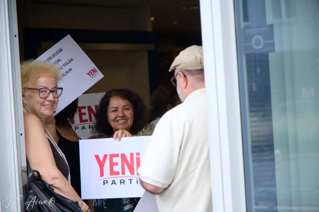 Kenan Kolat: Yeni Parti için Berlin'de 2.600 avro toplandı