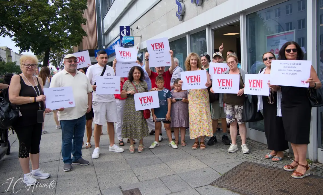 Kenan Kolat: Yeni Parti için Berlin'de 2.600 avro toplandı